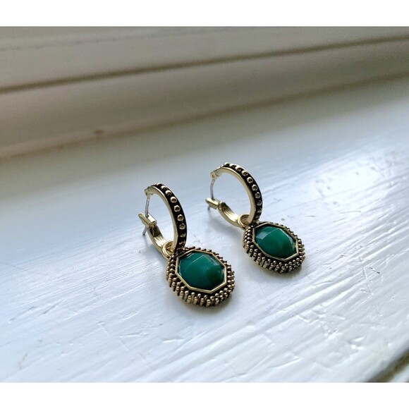 Napier Green Faceted Dangle Earrings Silvertone Pierced Post Vintage - Picture 1 of 5